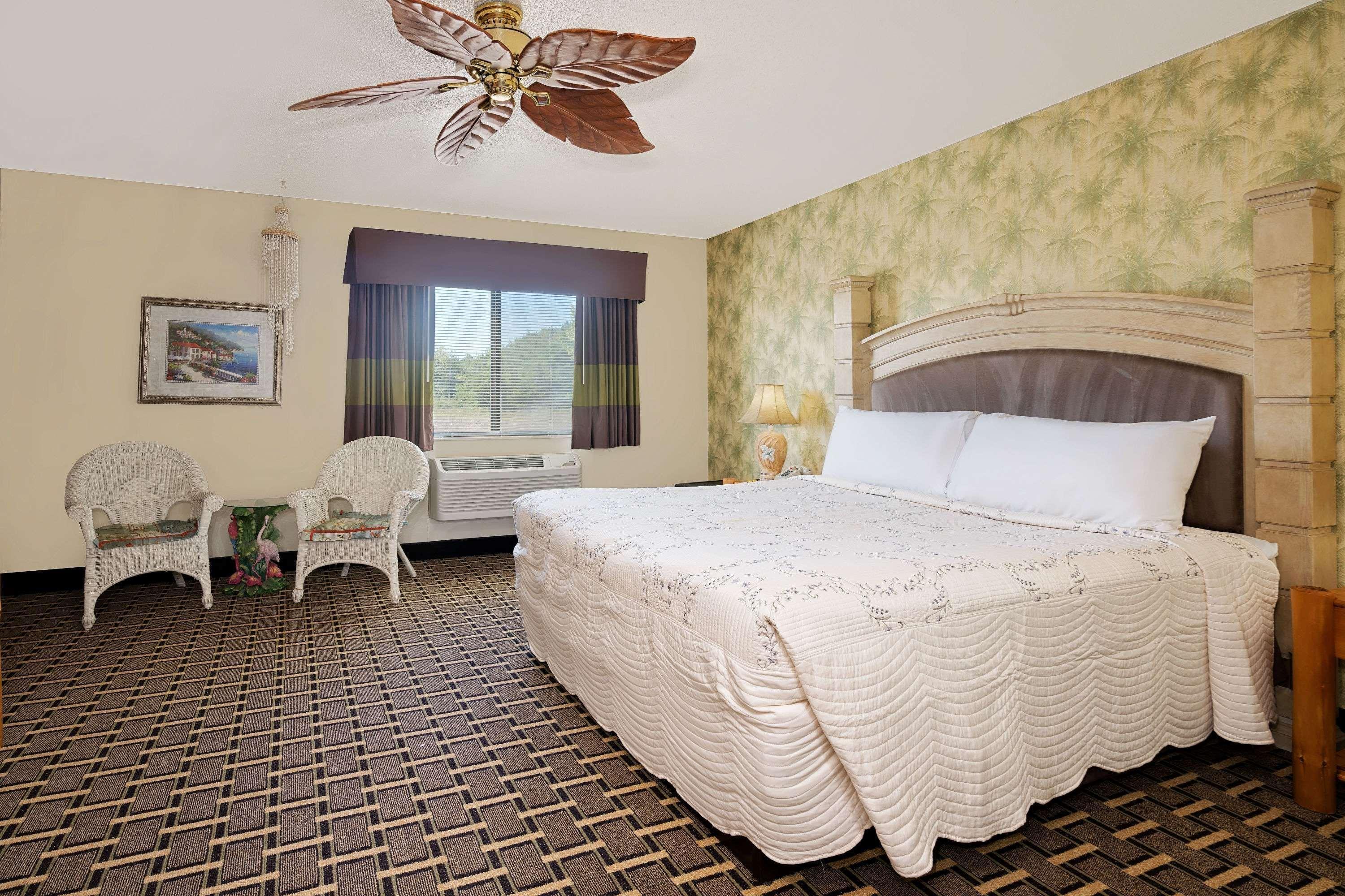 Super 8 By Wyndham Cloquet Hotel Buitenkant foto