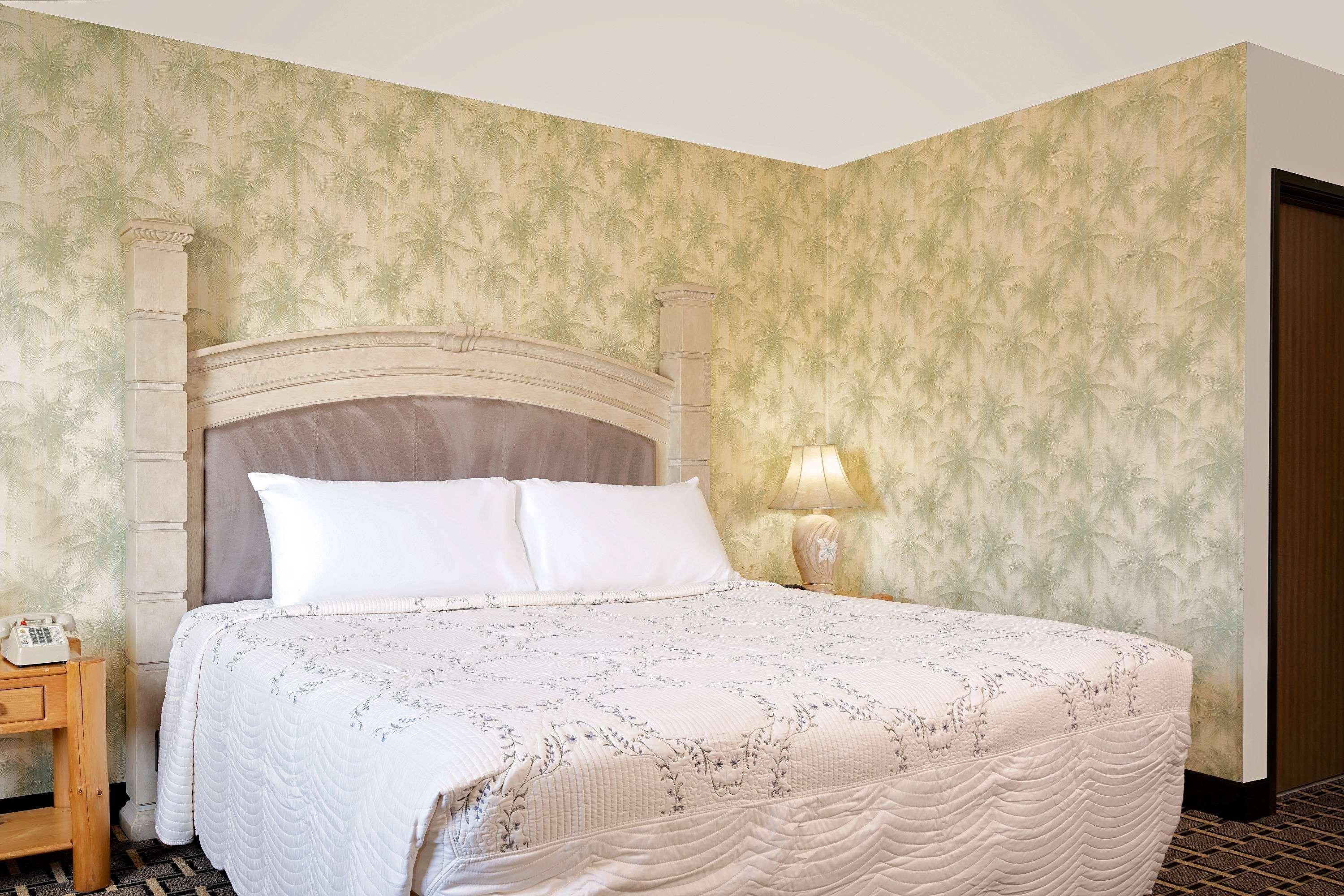 Super 8 By Wyndham Cloquet Hotel Buitenkant foto